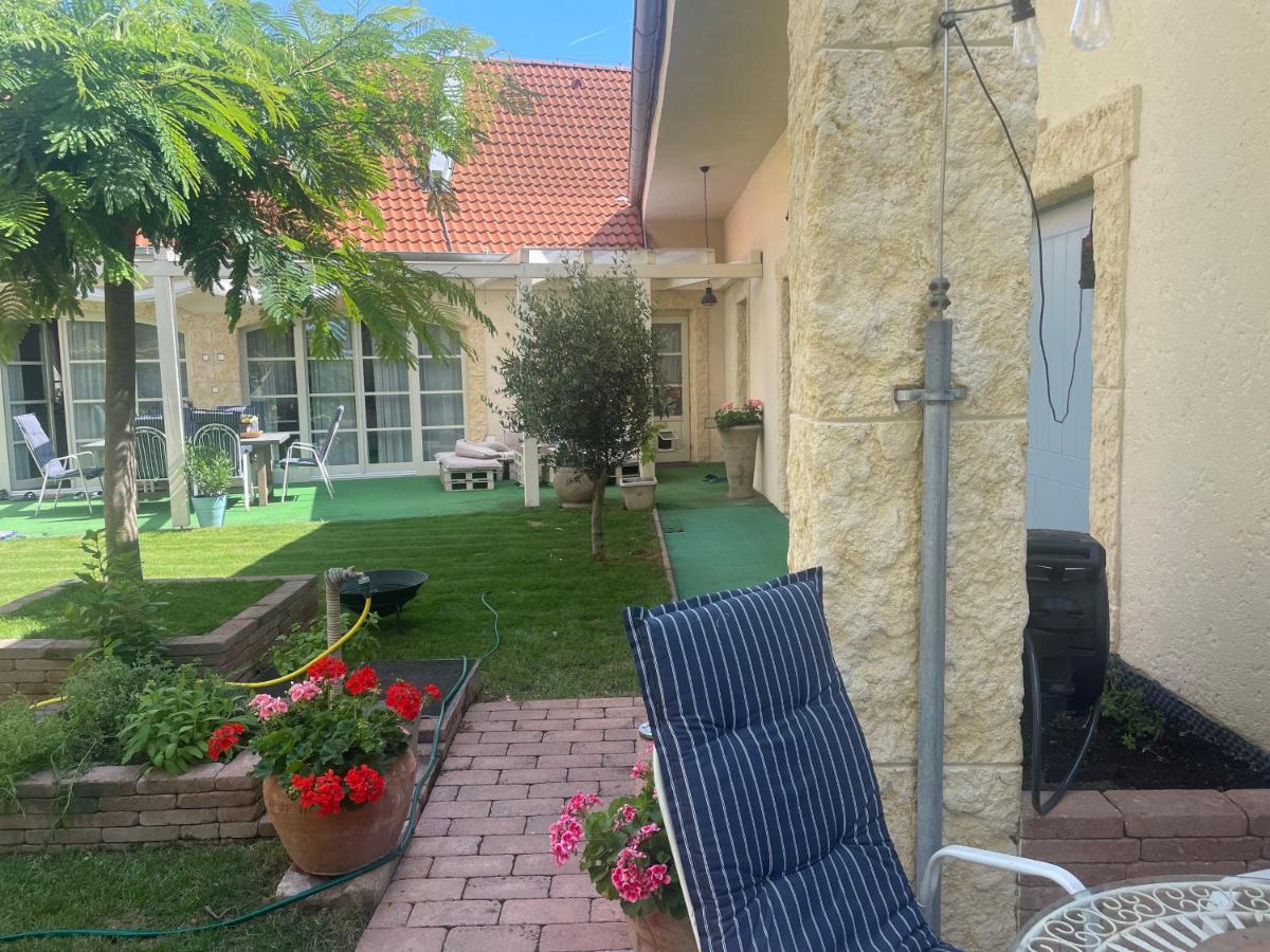 Monpe Apartmanik S Atmosferou Komárno Exterior photo
